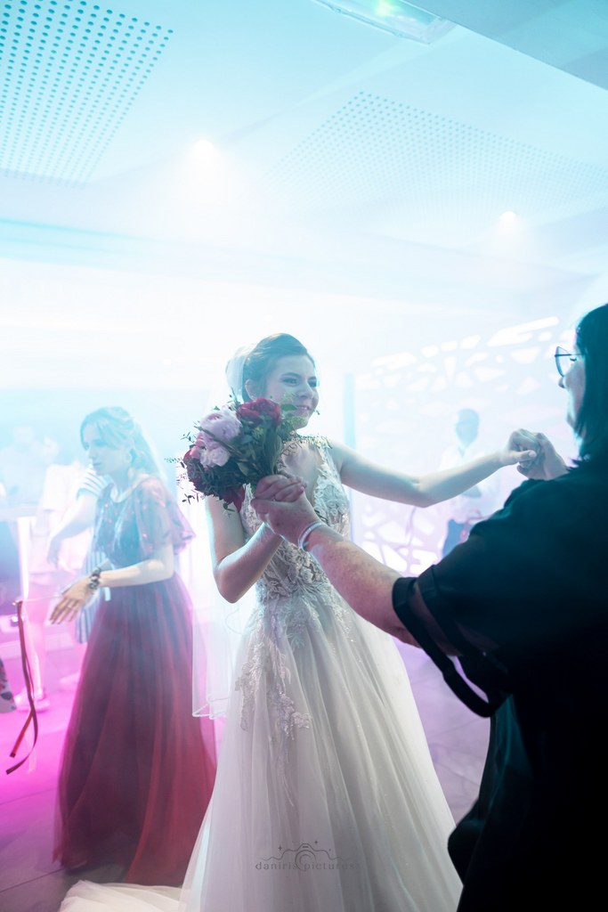 photographe-mariage-voiron-annecy-aixlesbains
Mariés danse soirée